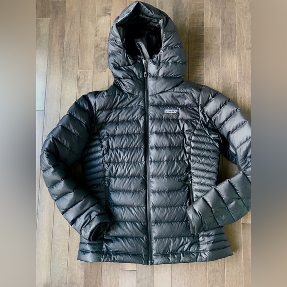 Patagonia Jackets & Blazers - Patagonia womens hooded down sweater black size small